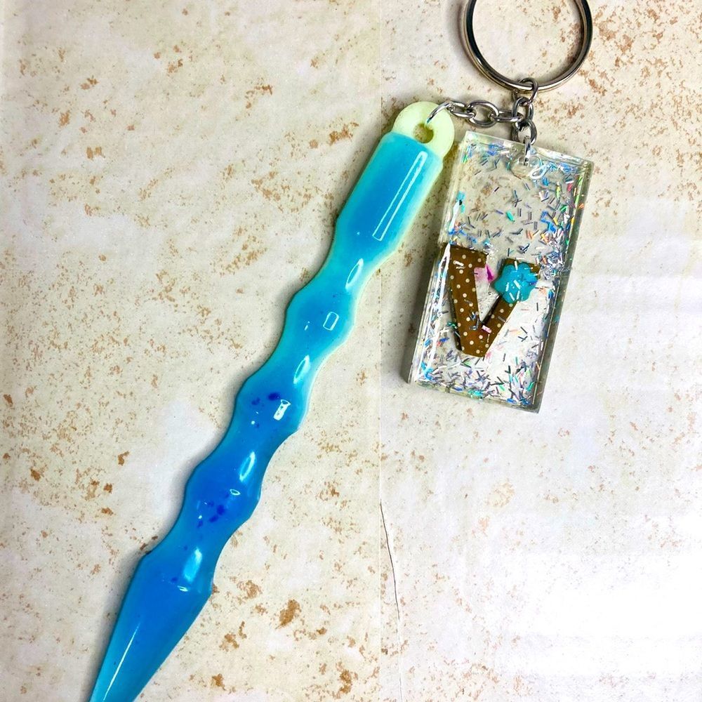 Glow in the dark self defense keychain